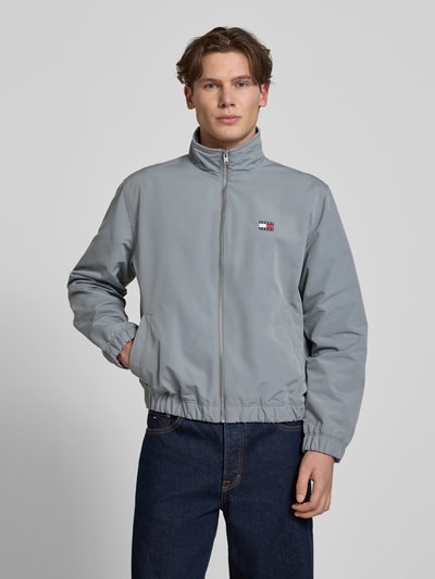 Tommy Jeans Regular Fit Bomberjacke mit Label Stitching Mittelgrau 4