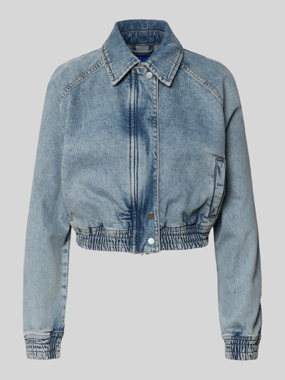 Produktfoto, Relaxed Fit Jeans-Bomberjacke aus Baumwoll-Mix von Hugo Blue in Denim-Optik, Umlegekragen, verdeckter Reißverschluss, blaue Farben, strukturierte Oberfläche, Damen Bomberjacke, Baumwoll-Mix Material.