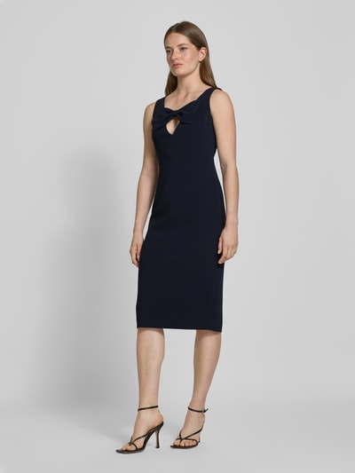 Max Mara Studio Sukienka koktajlowa o kroju podkreślającym sylwetkę z kokardą model ‘ALFIERE’ Granatowy 1
