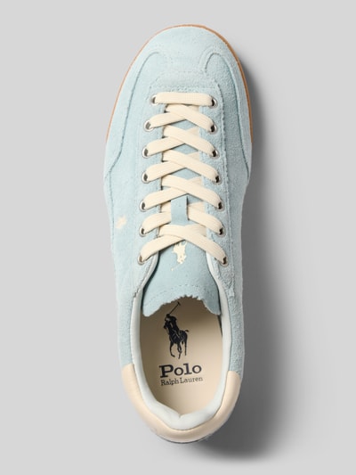 Produktfoto, Sneaker aus echtem Rindsleder von Polo Ralph Lauren in Hellblau mit weißen Details, strukturierte Oberfläche, Damen Sneaker von Polo Ralph Lauren