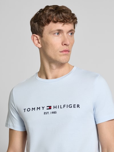 Tommy Hilfiger T-Shirt mit Label-Stitching Hellblau 3