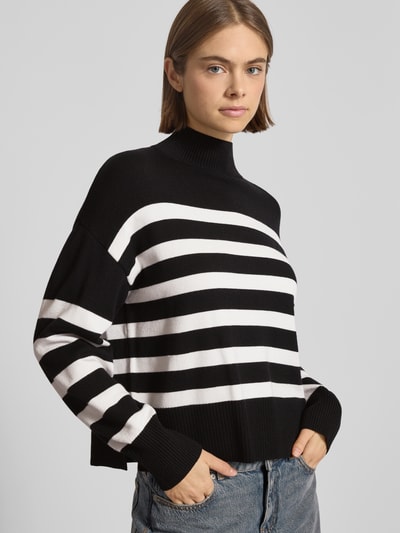 Only Sweter z dzianiny o kroju regular fit z mieszanki wiskozy model ‘BARI’ Czarny 3