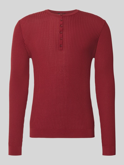 Produktfoto, roter Strickpullover aus Lyocell-Woll-Mix mit Knopfleiste von Antony Morato, Ripp-Optik, Slim Fit, Rundhalsausschnitt, glatte Textur
