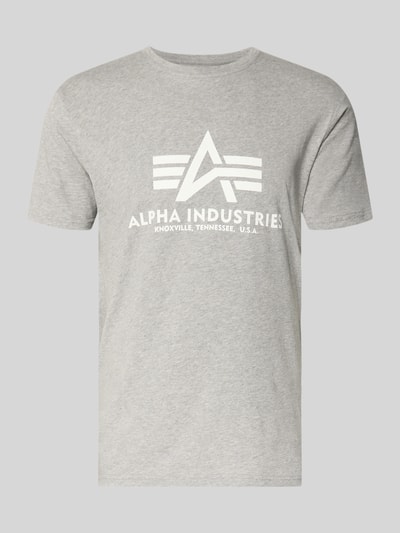 Produktfoto, T-Shirt mit Logo und Rundhalsausschnitt von Alpha Industries in Grau, Regular Fit, reine Baumwolle, weißer Print, glatte Textur