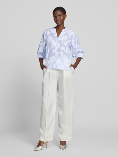 Christian Berg Woman Regular Fit Bluse mit V-Ausschnitt und 3/4-Arm Jeansblau 1