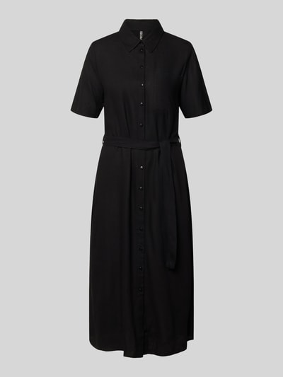 Produktfoto, czarna sukienka midi z dekoltem w serek, krótkim rękawem i kieszenią na piersi, z flammgarnu, Figurumschmeichelndes Freizeitkleid aus Viskose-Leinen-Mix Modell 'PIA' von Pieces, jednolita, z guziczkami z przodu