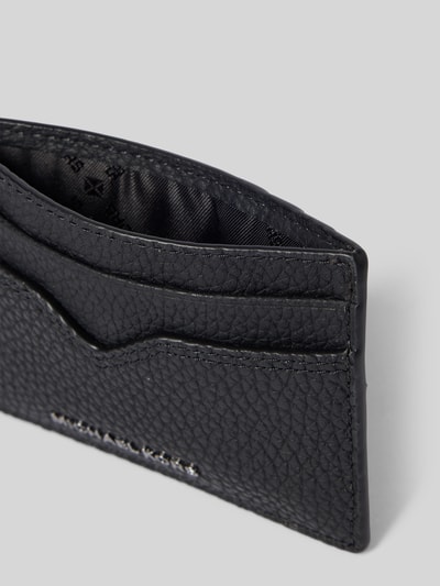 Produktfoto, Kartenetui aus Leder Modell 'HUDSON NOTCHED' von Michael Kors in Schwarz mit geprägter Struktur, mehrere Fächer, Label-Detail