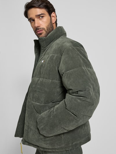 Tommy Jeans Relaxed Fit Steppjacke aus Cord Dunkelgruen 3