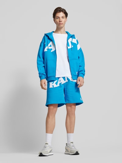 KARL KANI Regular fit sweatshorts met labelstatement, model 'Wavy Retro' Blauw - 1