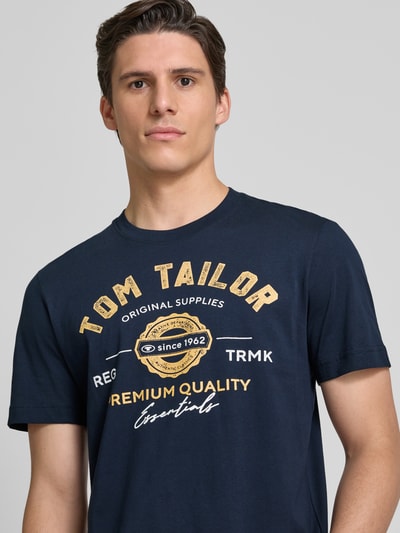 Tom Tailor T-shirt o kroju regular fit z czystej bawełny z nadrukiem z logo Ciemnoniebieski 3