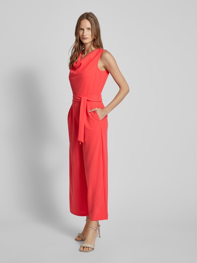 comma Jumpsuit mit Wasserfall-Ausschnitt Rot 1