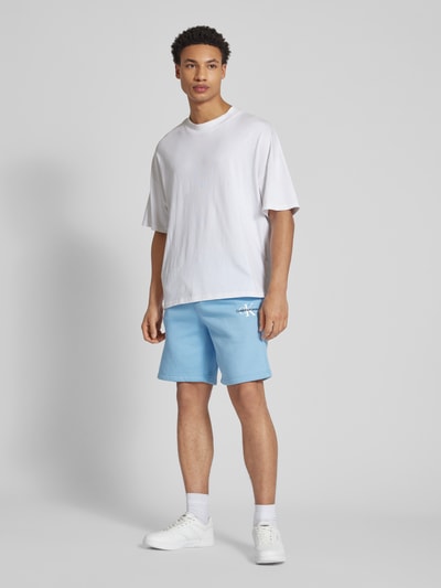 Calvin Klein Jeans Sweatshorts met labelprint Lichtblauw - 1