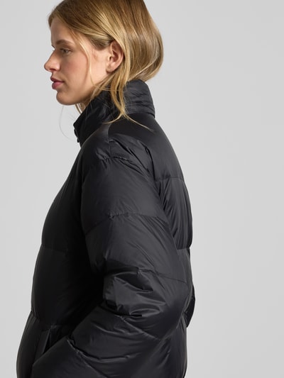 Calvin Klein Jeans Płaszcz pikowany o kroju regular fit z nadrukiem z logo model ‘Essential’ Czarny 3