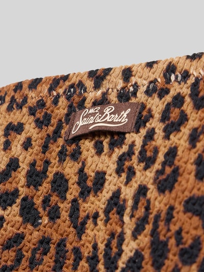 Produktfoto, strukturierte Oberfläche mit braun-schwarzem Allover-Animal-Print auf Bikini-Hose mit Allover-Animal-Print Modell 'Virgo' von MC2 Saint Barth, Elastischer-Material-Mix, Zierschleifen