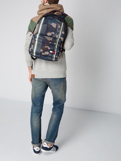 Tommy Hilfiger Rucksack mit Camouflage-Muster Oliv 1