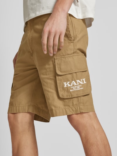 KARL KANI Regular Fit Cargoshorts mit Label-Stitching Beige 3