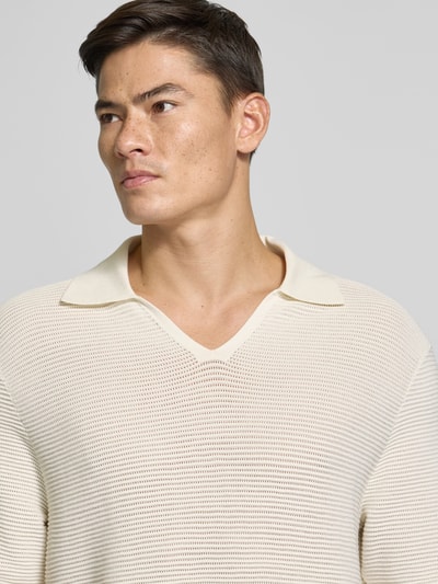 CK Calvin Klein Regular Fit Poloshirt mit V-Ausschnitt Offwhite 3