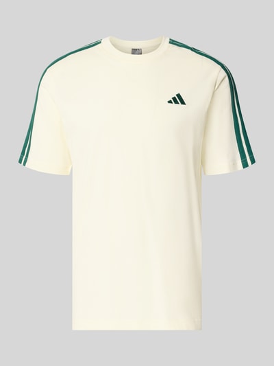 Produktfoto, Regular Fit T-Shirt aus reiner Baumwolle Modell 'M 3S SJ LC T' von adidas in Creme mit grünen Streifen, Herren T-Shirt von adidas Sportswear