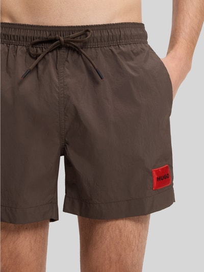 HUGO Badeshorts mit Label-Patch Modell 'DOMINICA' Dunkelbraun 2