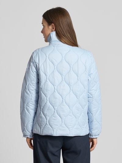 Christian Berg Woman Selection Regular Fit Steppjacke mit gefüttertem Stehkragen Hellblau 5
