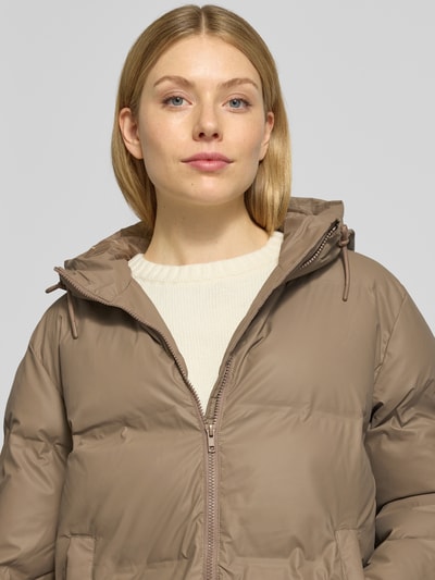 FREE/QUENT Regular Fit Steppmantel mit Zweiwege-Reißverschluss und Eingrifftaschen Taupe 3