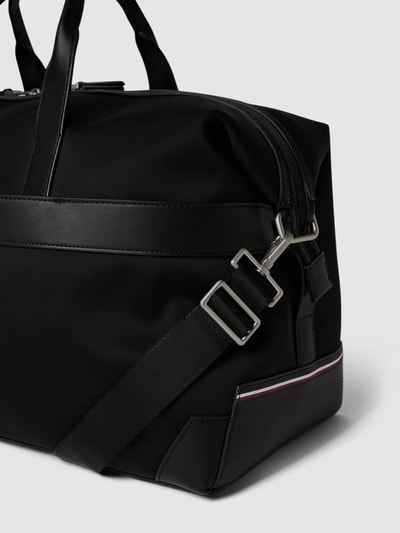 Tommy Hilfiger Torebka typu Bowling Bag z detalami z logo model ‘URBAN’ Czarny 2