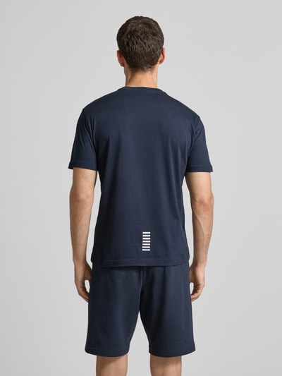 EA7 Emporio Armani T-Shirt mit Label-Print Dunkelblau 5