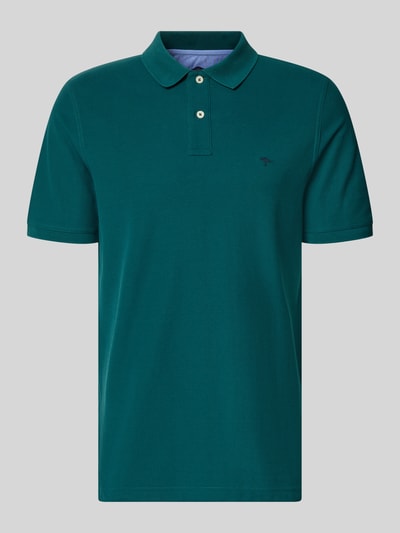 Produktfoto, Regular Fit Poloshirt mit Label-Stitching von Fynch-Hatton in Dunkelgrün, Reine Baumwolle, Knopfleiste, Rückenlänge 72 cm Größe M