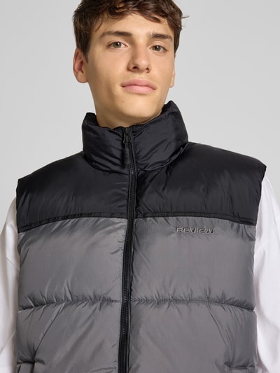 REVIEW Steppweste mit Stehkragen Dunkelgrau 3