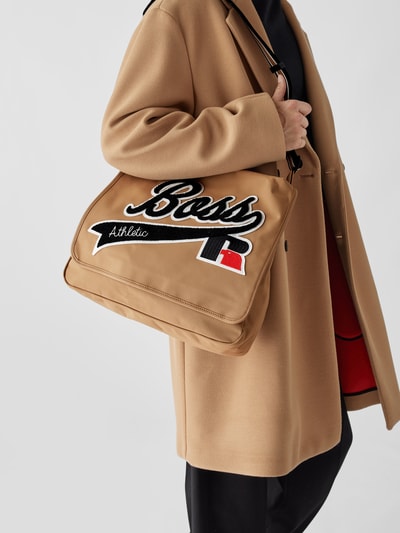 BOSS x Russell Athletic Crossbody Bag mit Brand Detail beige online kaufen