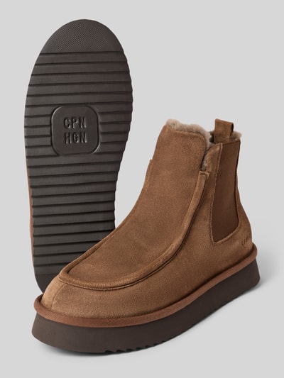 Produktfoto, braune Damen Stiefelette mit elastischen Einsätzen Copenhagen, Modell 'CPH267', Leder-Textil-Mix, abgerundete Spitze, Warmfutter, geriffelte braune Sohle, Absatzhöhe 4 cm, Schafthöhe 12 cm, Schaftweite 9 cm