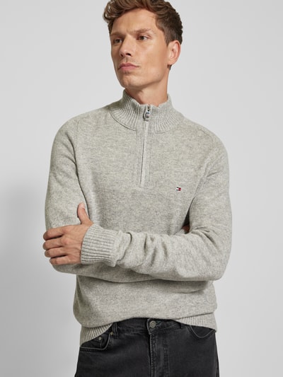 Tommy Hilfiger Wollpullover mit Stehkragen Modell 'LAMBSWOOL' Hellgrau 3