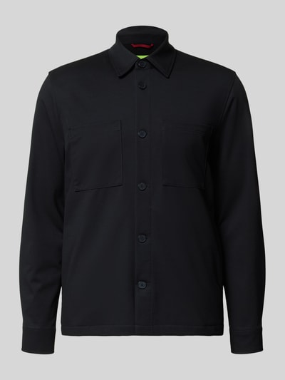 Produktfoto, Regular Fit Hemdjacke mit Viskose-Anteil Modell 'Messi' von CINQUE in Schwarz, Kentkragen, Knopfleiste, Brusttaschen, glatte Textur.