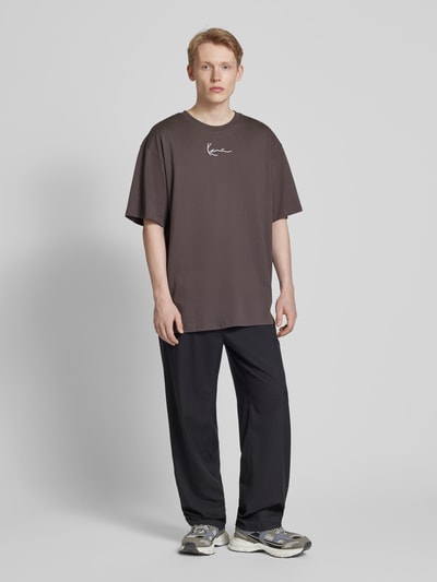 KARL KANI T-shirt met labelstitching Donkergrijs - 1