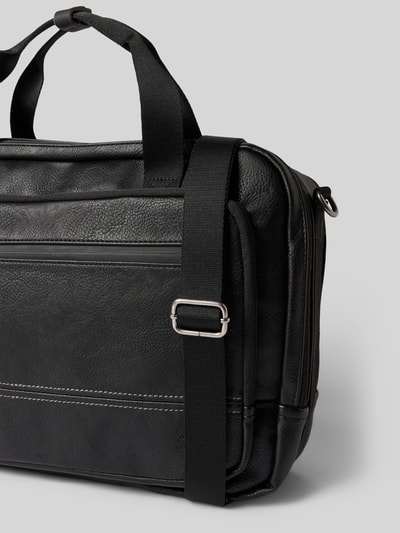 Produktfoto, Business Bag mit Strukturmuster Modell 'TRACES' von camel active in Schwarz, grob strukturierte Oberfläche, silberne Schnallen, rechteckige Form, mehrere Reißverschlussfächer, verstellbarer Schulterriemen, Herren Business Bag, Hauptfach mit Reißverschluss, 41x30x10 cm, Länge Schulterriemen 44 cm.