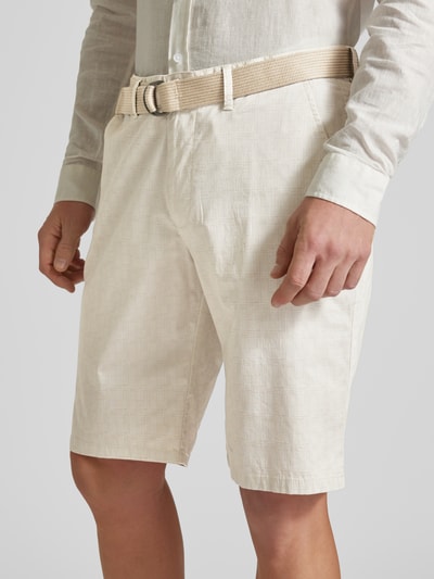 Christian Berg Men Slim Fit Chino-Shorts mit Strukturmuster Sand 3