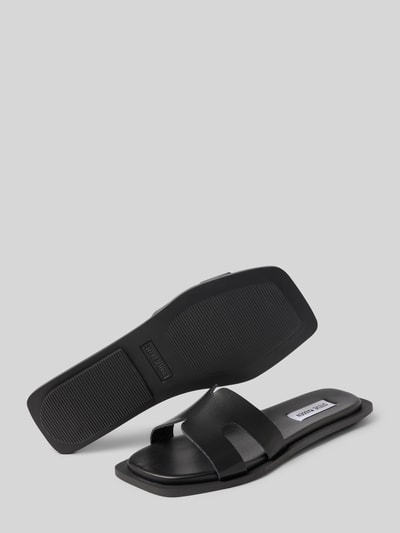 Produktfoto, Pantoletten aus echtem Rindsleder von Steve Madden, Optik: Unifarben, Schuhspitze: Quadratisch, Gerade, Absatzform: flacher Blockabsatz, Label-Print, Sohle: Leicht strukturiert, Material: Rindsleder.
