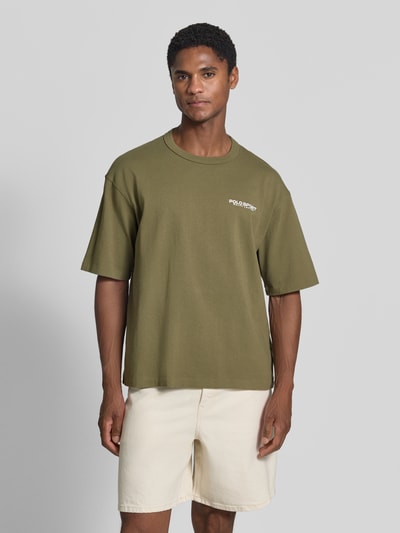 Mannenmodel draagt Regular Fit T-Shirt aus reiner Baumwolle Modell '10/1' van Polo Ralph Lauren in olijfgroen, Heren t-shirt, Ganzkörperansicht van voren.
