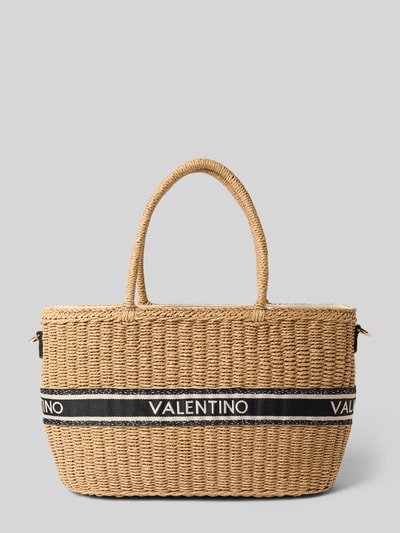 Produktfoto, natürliche beige Farbe, grobe Struktur durch gewebtes Papier, schwarze Label-Detail Streifen, Handtasche mit Label-Detail Modell 'BOHO' von VALENTINO BAGS, Hauptfach offen, kurze Tragegriffe, Verstellbarer Schultergurt, Innenfach mit Reißverschluss, Breite 44 cm, Länge 25 cm, Tiefe 15 cm, Länge Schulterriemen 46 cm