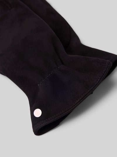 Produktfoto, schwarze Handschuhe aus echtem Leder Modell 'Strassburg' von Roeckl, Strukturmuster, silbernes Logo-Detail, Damen Handschuhe