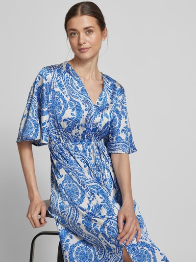 B.Young Maxikleid mit V-Ausschnitt Modell 'Farinela' Rauchblau 3