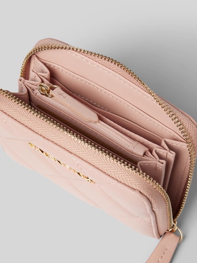 VALENTINO BAGS Portemonnee met labelapplicatie, model 'OCARINA' Rosé - 3