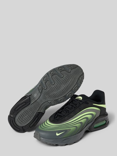 Produktfoto, Sneaker mit Logo-Print Modell 'Air Max Fire' von Nike in Schwarz mit grünen Akzenten, abgerundete Passform, Schnürverschluss, Absatzhöhe: 5 cm, Schafthöhe: 8 cm, Schaftweite: 6 cm, für Herren