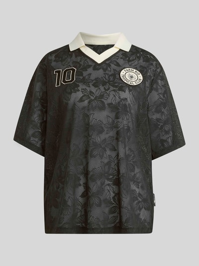 Produktfoto, schwarzes Loose Fit Sport-Trikot aus Mesh-Spitze mit Patches von adidas Sportswear, florale Struktur, weiße Details