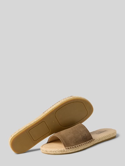 Produktfoto, Sandalette mit Label-Detail Modell 'PLAGE VELOUR' von Espadrij aus beigem Veloursleder, abgerundete Spitze, 3 cm Absatz, Schlupfform
