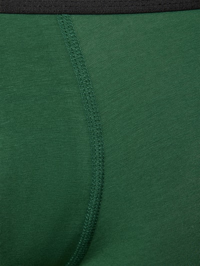 Produktfoto, Trunk aus Baumwoll-Mix im 3er-Pack von Lacoste in dunklem Grün mit sichtbarer Naht und feiner Stoffstruktur, Herren Pant & Trunk von Lacoste