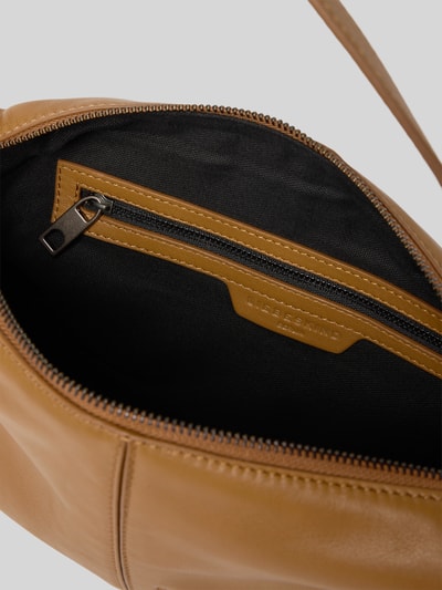 LIEBESKIND BERLIN Shoulder Bag mit Logo-Prägung Modell 'Paris' Cognac 5