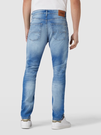 Tommy Jeans Slim Fit Jeans mit Label-Detail Hellblau 5