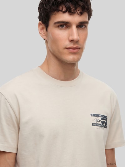 Tommy Jeans regular fit T-shirt van puur katoen met rugprint Beige - 3