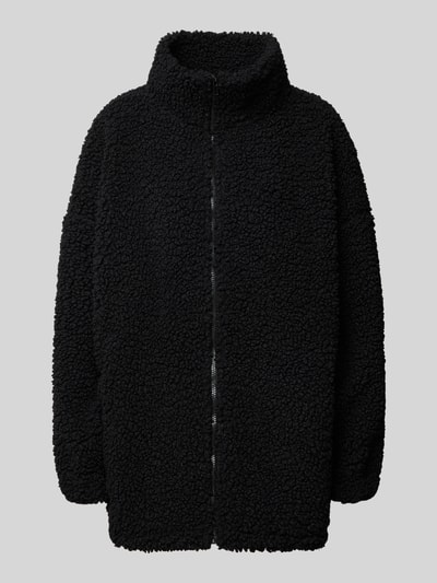 Produktfoto, Jacke aus Teddyfell mit Stehkragen von Karo Kauer, schwarz, oversized, grobe Textur, Reißverschluss, schlichtes Design